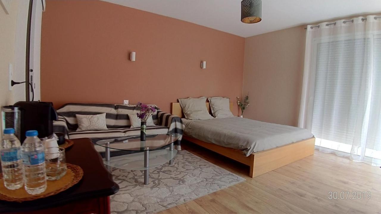 Bed and Breakfast Les 3 Provinces Couffy Esterno foto