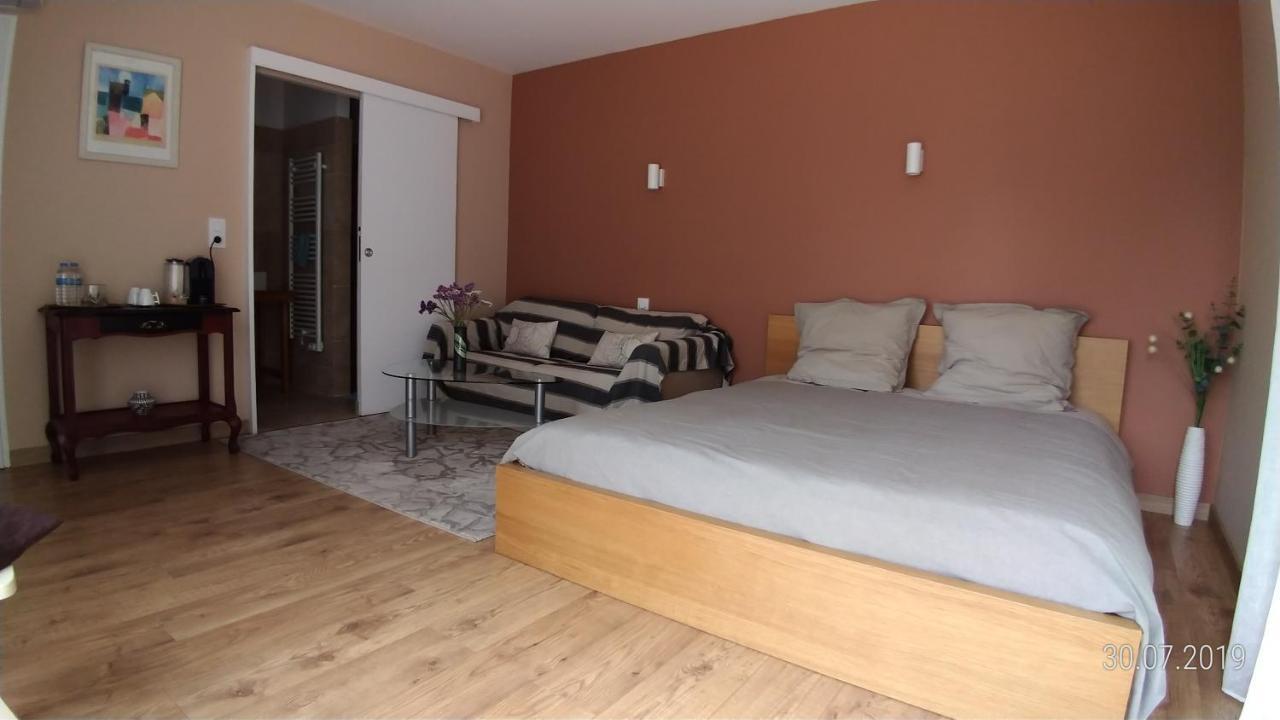 Bed and Breakfast Les 3 Provinces Couffy Esterno foto